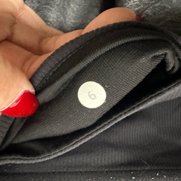 Lululemon Clam Digger Crops Heathered Deep Coal Size 6 - Picture 8 of 10